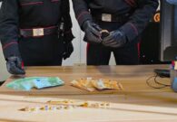 Finti carabinieri: madre e figlio arrestati dopo il colpo a un’anziana