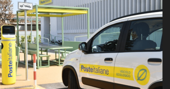 VIDEO – L’auto elettrica si ricarica anche negli sportelli di Poste Italiane