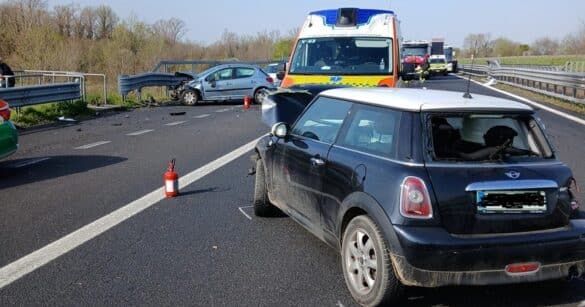 Incidente in autostrada, ferite due persone