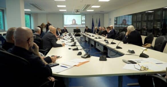 Shock energetico in FVG: prezzi dei raffinati al +42,9%, la Regione chiede il piano d’urgenza all’UE