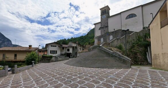 Avasinis riapre il baule dei ricordi: un pomeriggio tra video d’epoca e racconti sul terremoto