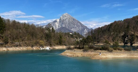 VIDEO – Incendi a Verzegnis e Tolmezzo, interviene l’elicottero