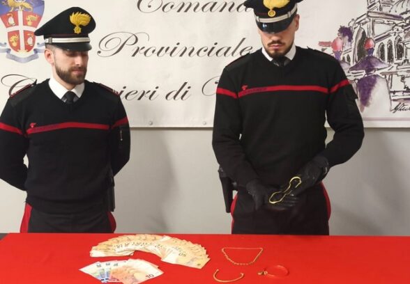 Si finge carabiniere e truffa un’anziana: arrestato dai militari “veri” con il bottino in tasca
