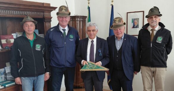 La Sezione Ana Carnica presenta le “Alpiniadi” al Prefetto di Udine