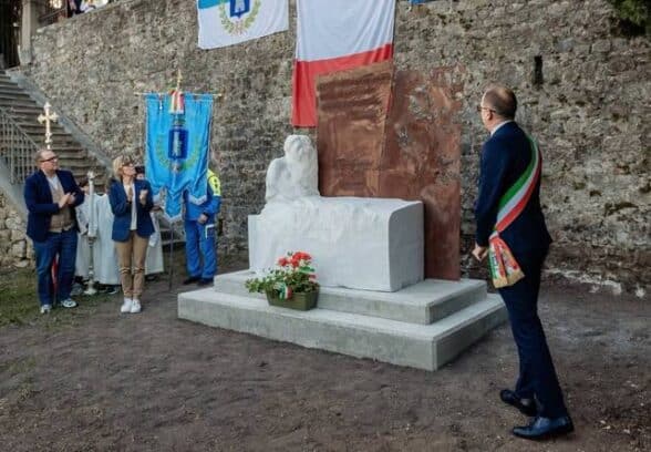 Sul Colle di San Martino di Artegna un nuovo monumento celebra la rinascita del Friuli