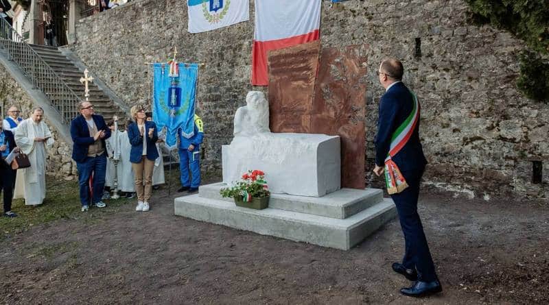 Sul Colle di San Martino di Artegna un nuovo monumento celebra la rinascita del Friuli