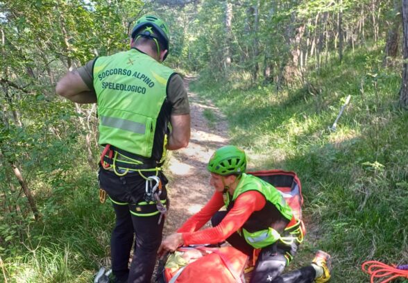 Venzone, escursionista ferito alla caviglia soccorso sui sentieri