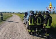 VIDEO – Auto perde GPL, paura in strada. Sei ore di intervento dei Vigili del fuoco
