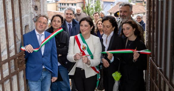 Inaugurata a Gemona la mostra “Memorie Riflesse”, il racconto di 50 anni di rinascita