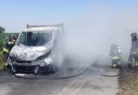 Furgone si incendia, provvidenziale l’intervento dei Vigili del Fuoco