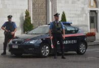Scappa all’alt in scooter e fa manovre pericolose: bloccato un 37enne, era ubriaco