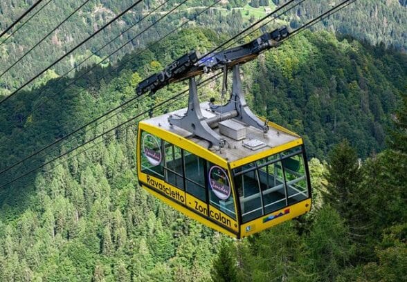 L’estate è in quota: la montagna friulana riparte con impianti e attività