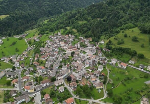 Da una voragine nel terreno a un festival sul futuro del pianeta: a Raveo nasce Sotsore
