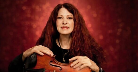 Scarlet Rivera e i Borderlobo in concerto alla Corte Schönau di Amaro