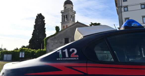 Friuli Collinare, torna a casa ubriaco e picchia la moglie davanti al figlio: arrestato