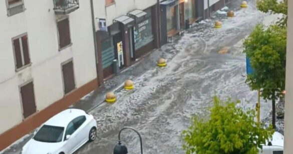 VIDEO – Maltempo in Carnia, allagamenti e torrente Chiarsò sotto osservazione