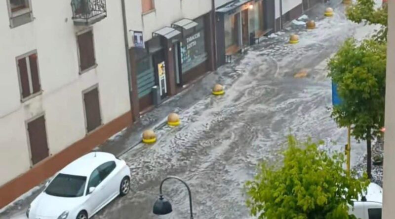 VIDEO – Maltempo in Carnia, allagamenti e torrente Chiarsò sotto osservazione