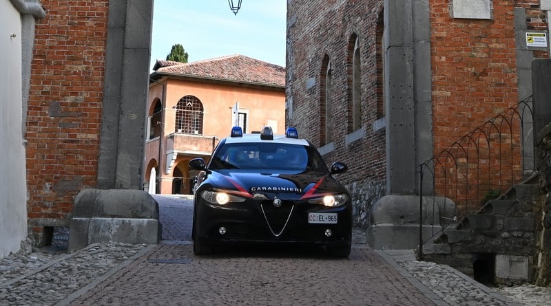 Friuli Collinare, picchia una donna dopo essere evaso dagli arresti domiciliari