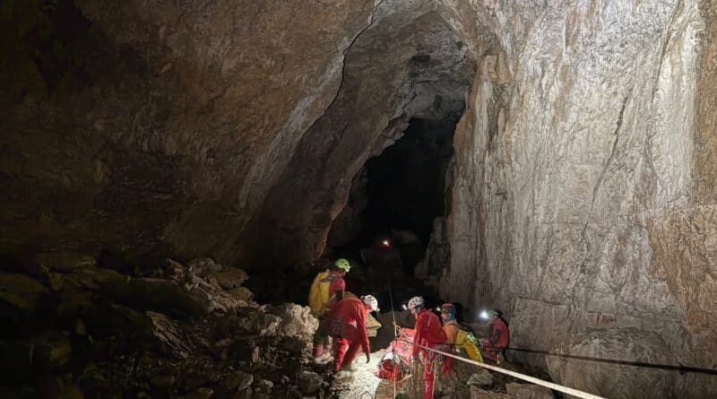 Nella “Casa dei Venti” l’esercitazione del Soccorso speleologico