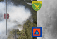 Fulmine innesca un incendio nei boschi di Resia: elicottero in azione con 80 lanci