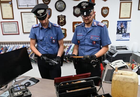 Arrestato mentre tenta di rubare l’auto nella casa di Lorena Venier a Gemona
