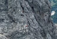 Vola per diversi metri in cordata nel Tarvisiano, alpinista elitrasportato a Udine