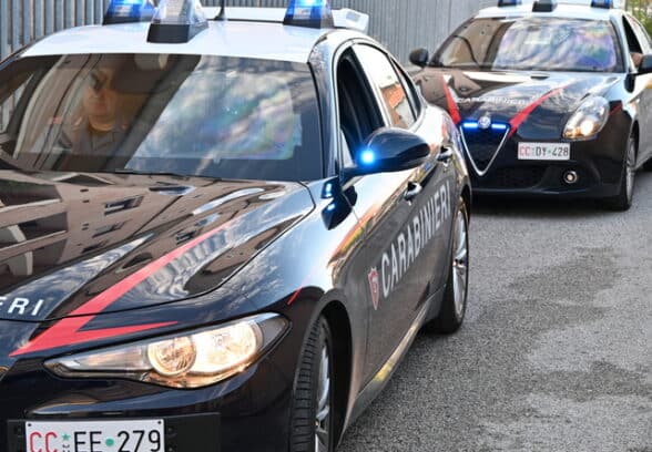 Tarcento, tenta di sfuggire ai Carabinieri: 21enne trovato con cocaina e contanti