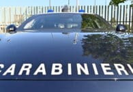 Finta polizza via WhatsApp: automobilista scoperto a Tarvisio senza assicurazione, denunciati due truffatori