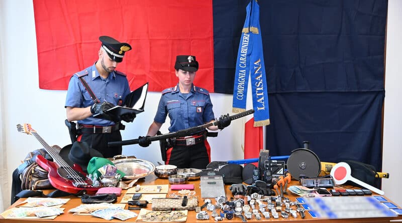 VIDEO – In trasferta dalla Campania per svaligiare le case in Friuli: denunciati 5 serbi