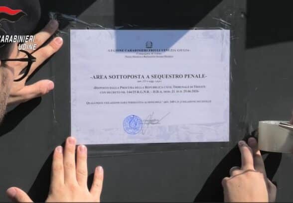 VIDEO – Droga h24 nell’ex fabbrica a Udine: smantellata banda, 19 arresti, incassi fino a 20mila euro al giorno