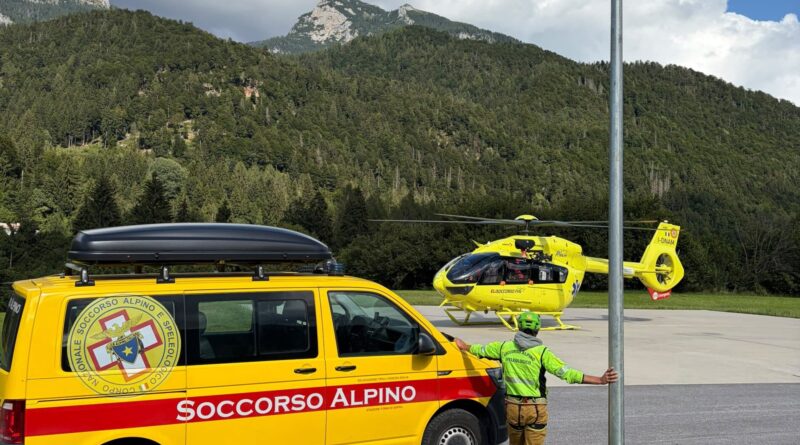 Si ferisce scendendo da Forcella Scodavacca, escursionista recuperato con il verricello