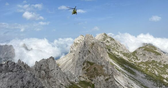 Escursionista in difficoltà sotto Passo del Mulo a Sappada, recuperata con il verricello