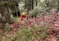 Perde il sentiero e scivola verso un salto di rocce: escursionista salvata a Piani di Luzza