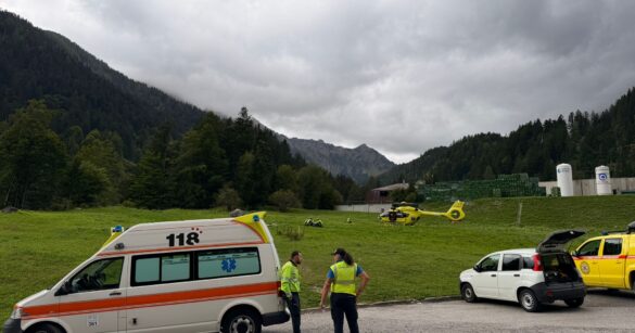 VIDEO – Sappada, ferito in parete sulla Cima della Miniera, maxi intervento con venti soccorritori