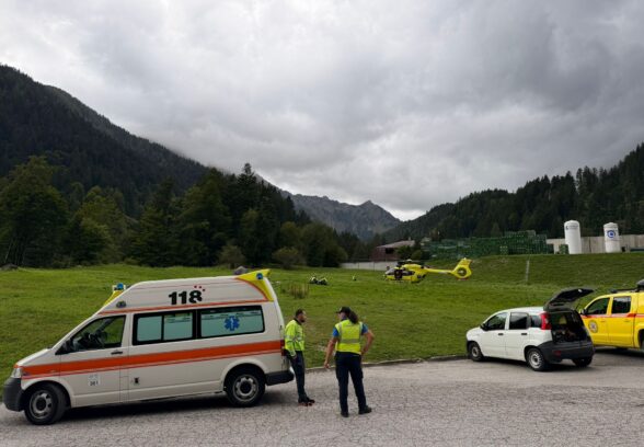 VIDEO – Sappada, ferito in parete sulla Cima della Miniera, maxi intervento con venti soccorritori