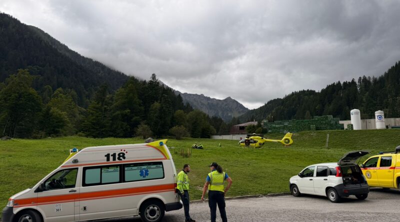 VIDEO – Sappada, ferito in parete sulla Cima della Miniera, maxi intervento con venti soccorritori