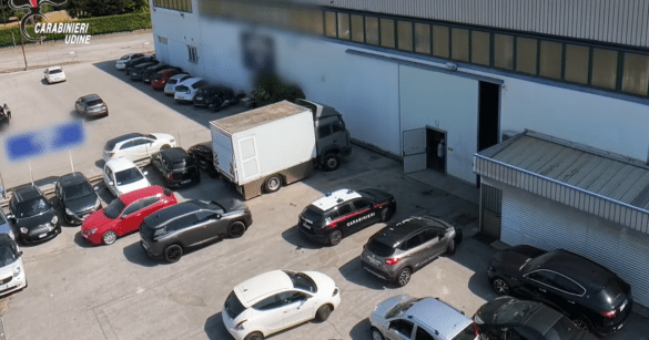 Officina abusiva per auto di lusso, sequestri per circa un milione di euro