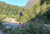 Incendi, ancora fiamme tra Carnia e Val Tramontina: Canadair in azione su Illegio