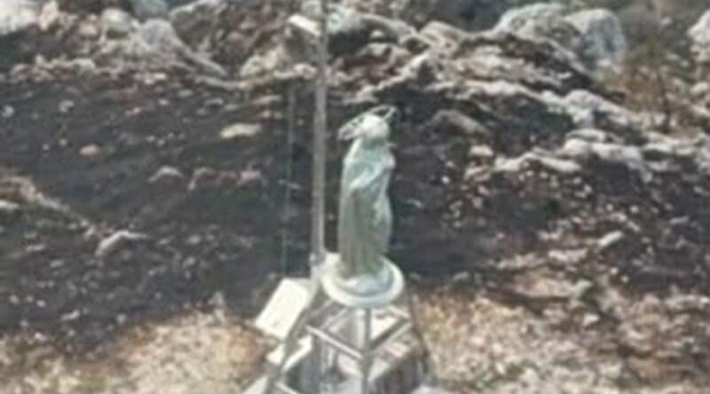 La Madonna dell’Amariana resiste alle fiamme: intatta nel cuore della montagna bruciata