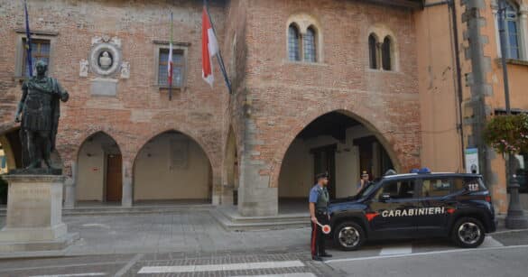 Finto carabiniere truffa un’anziana: 19enne arrestato a Nimis