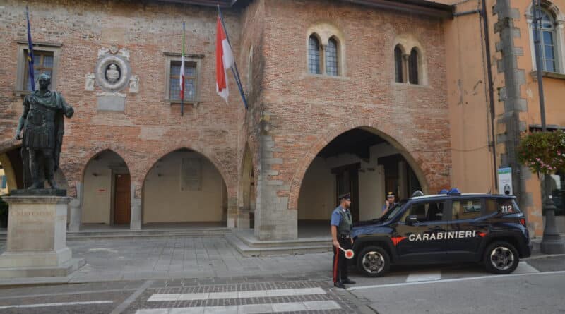 Finto carabiniere truffa un’anziana: 19enne arrestato a Nimis