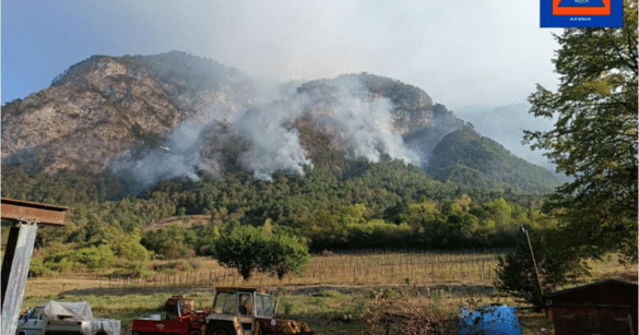 Incendi, nuovo fronte a Chiusaforte. Canadair ancora in azione sull’Amariana