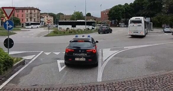 Si avvicina ai figli e all’ex compagna nonostante il divieto del Tribunale: 36enne in manette