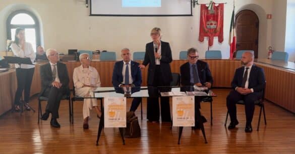 Venzone celebra i 25 Maestri del Commercio, premiati fino a cinquant’anni di attività