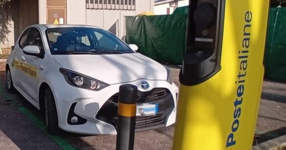Poste Italiane installa le colonnine di ricarica dei veicoli elettrici anche a Ravascletto, Zuglio e Forni di Sopra