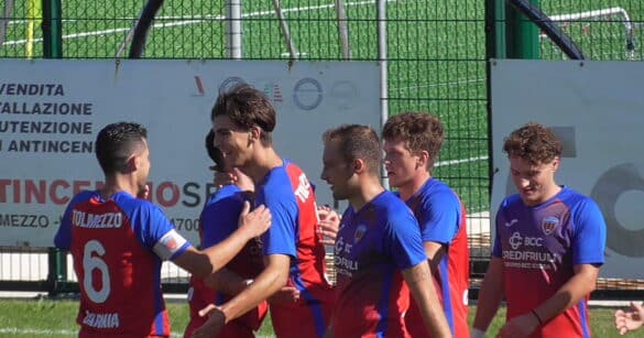Calcio, Tolmezzo tris da applausi: Pro Gorizia battuta 3-0 al Fratelli Ermano