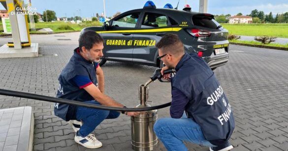 Frode sul carburante agevolato in Friuli: oltre un milione di litri erogati illecitamente, denunciati 4 benzinai