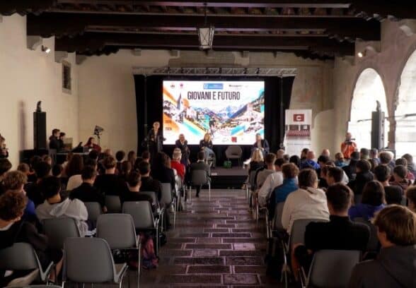 L’eredità del ’76 corre su due ruote: memoria, sport e giovani tra Gemona e Venzone