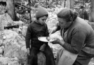 Uno spettacolo di lettura scenica sulla memoria del terremoto nella scuola di Villa Santina