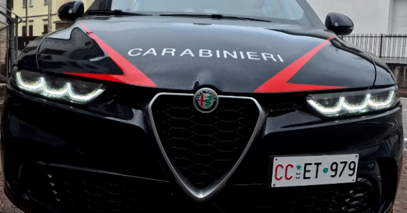 Tarcento, tenta di sfuggire ai Carabinieri: 21enne trovato con cocaina e contanti